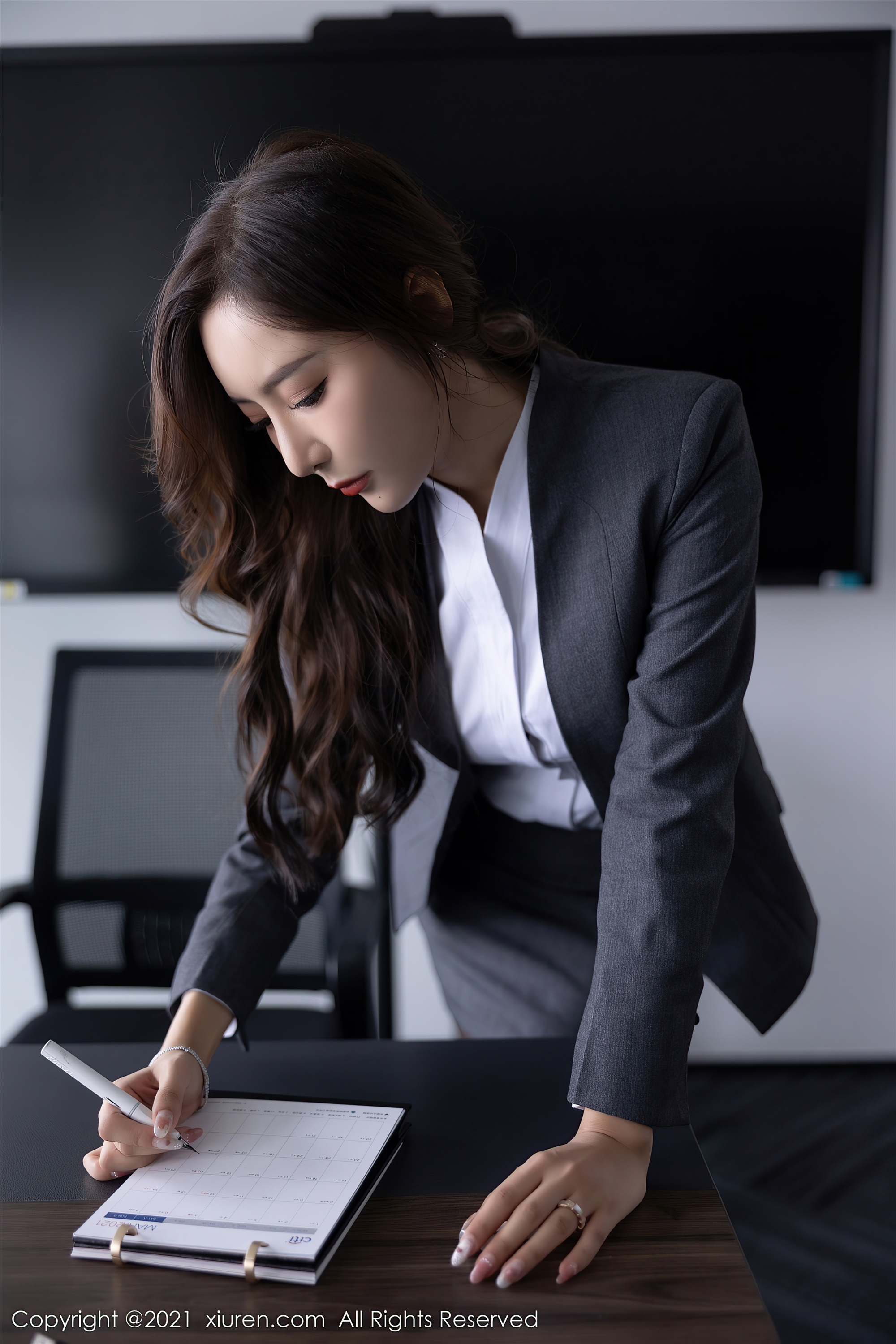 Xiuren秀人网 2021.12.06 NO.4304 王馨瑶yanni